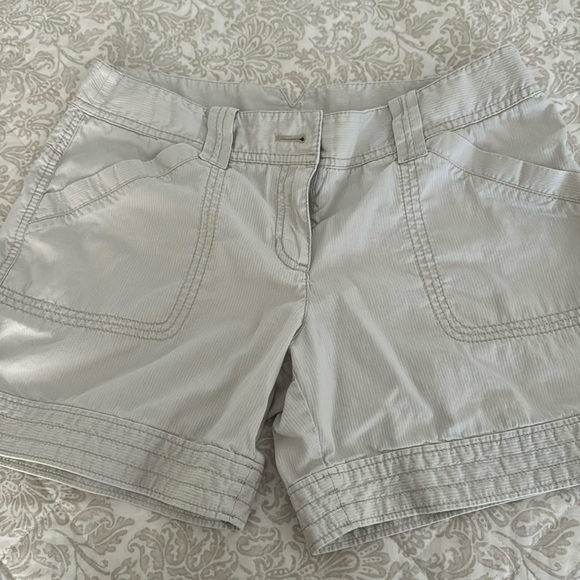 Ann Taylor Loft beige shorts - Picture 1 of 3